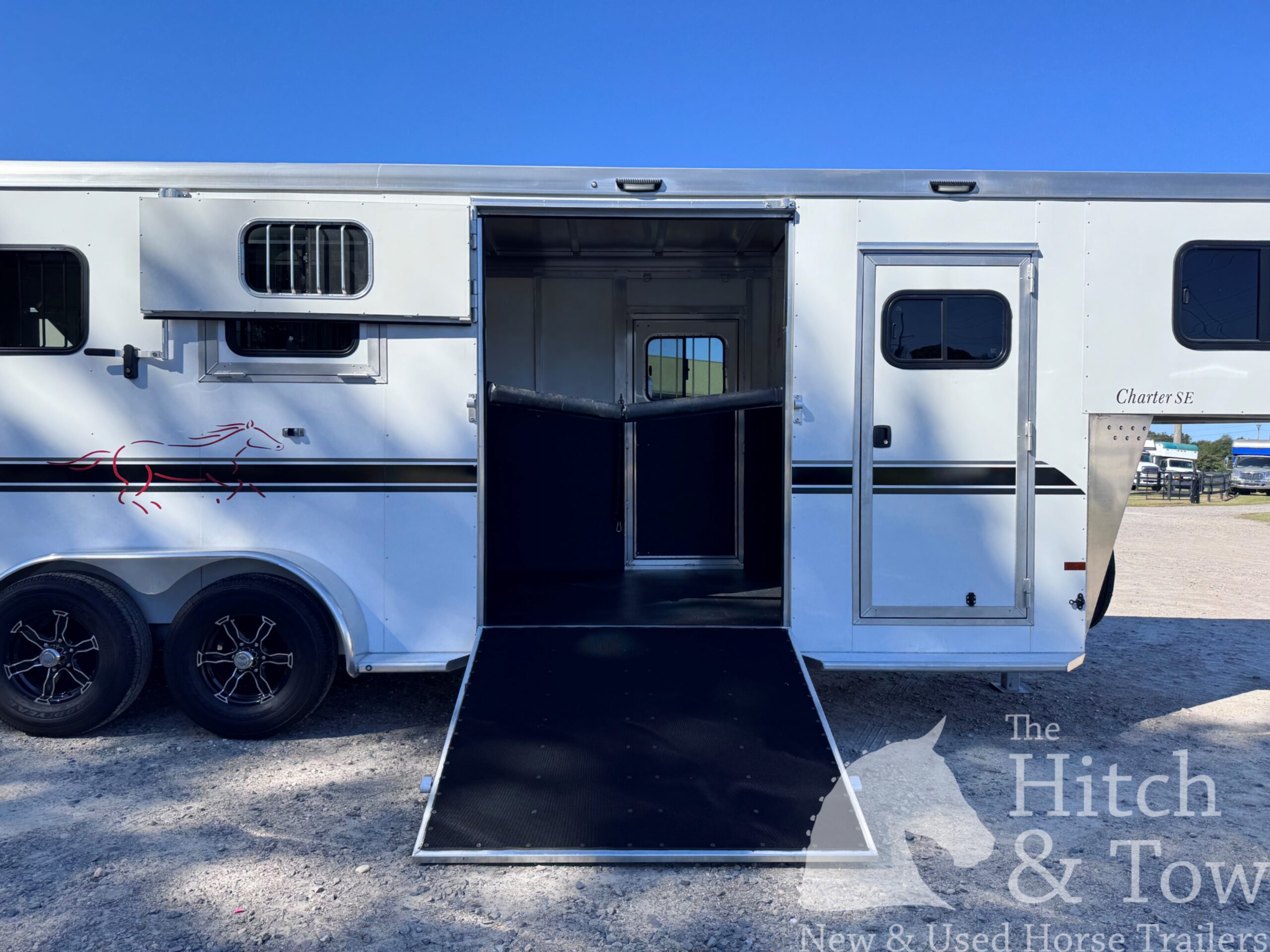 2026 SUNDOWNER CHARTER SE 2+1 GOOSENECK & LIGHTLY USED!! $45,900