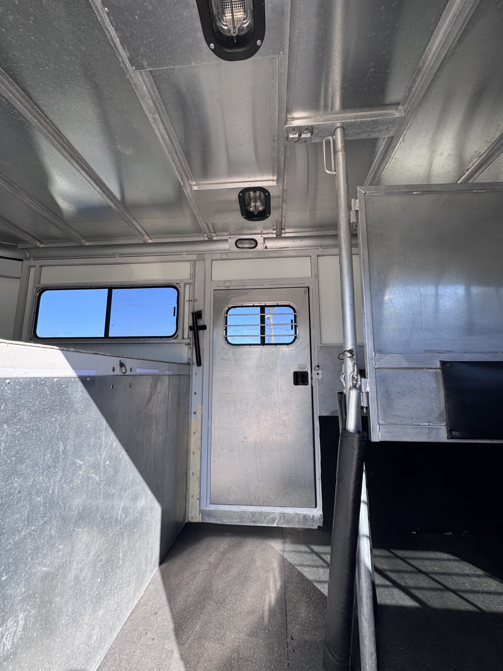 1998 SUNDOWNER 2 HORSE GOOSENECK NO DRESSING ROOM! $8,350