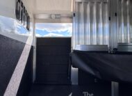 LIGHTLY USED~ 2026 4 STAR 2 HORSE STRAIGHT LOAD BUMPER PULL W/ SIDE RAMP! $42,900