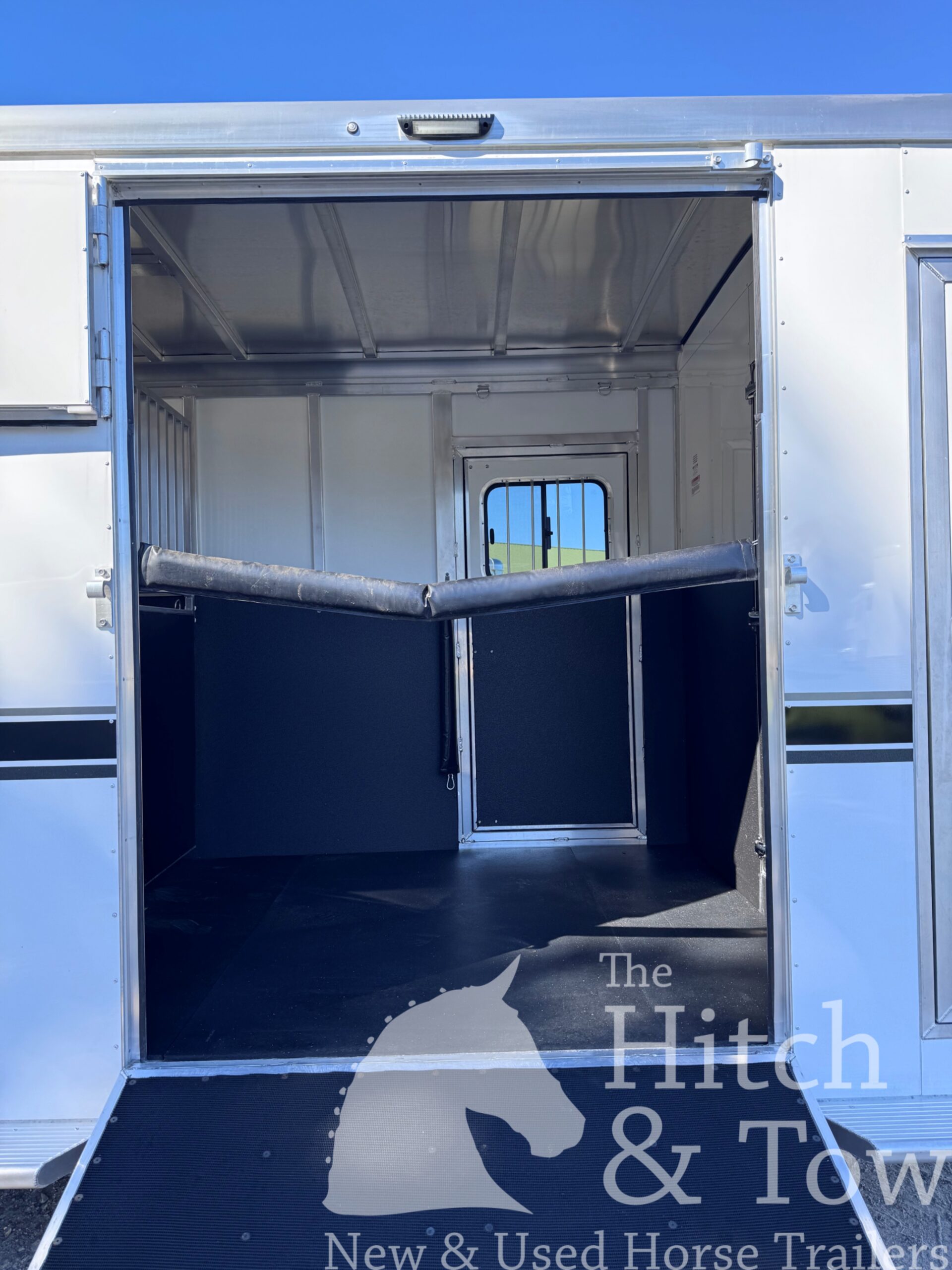 2026 SUNDOWNER CHARTER SE 2+1 GOOSENECK & LIGHTLY USED!! $45,900