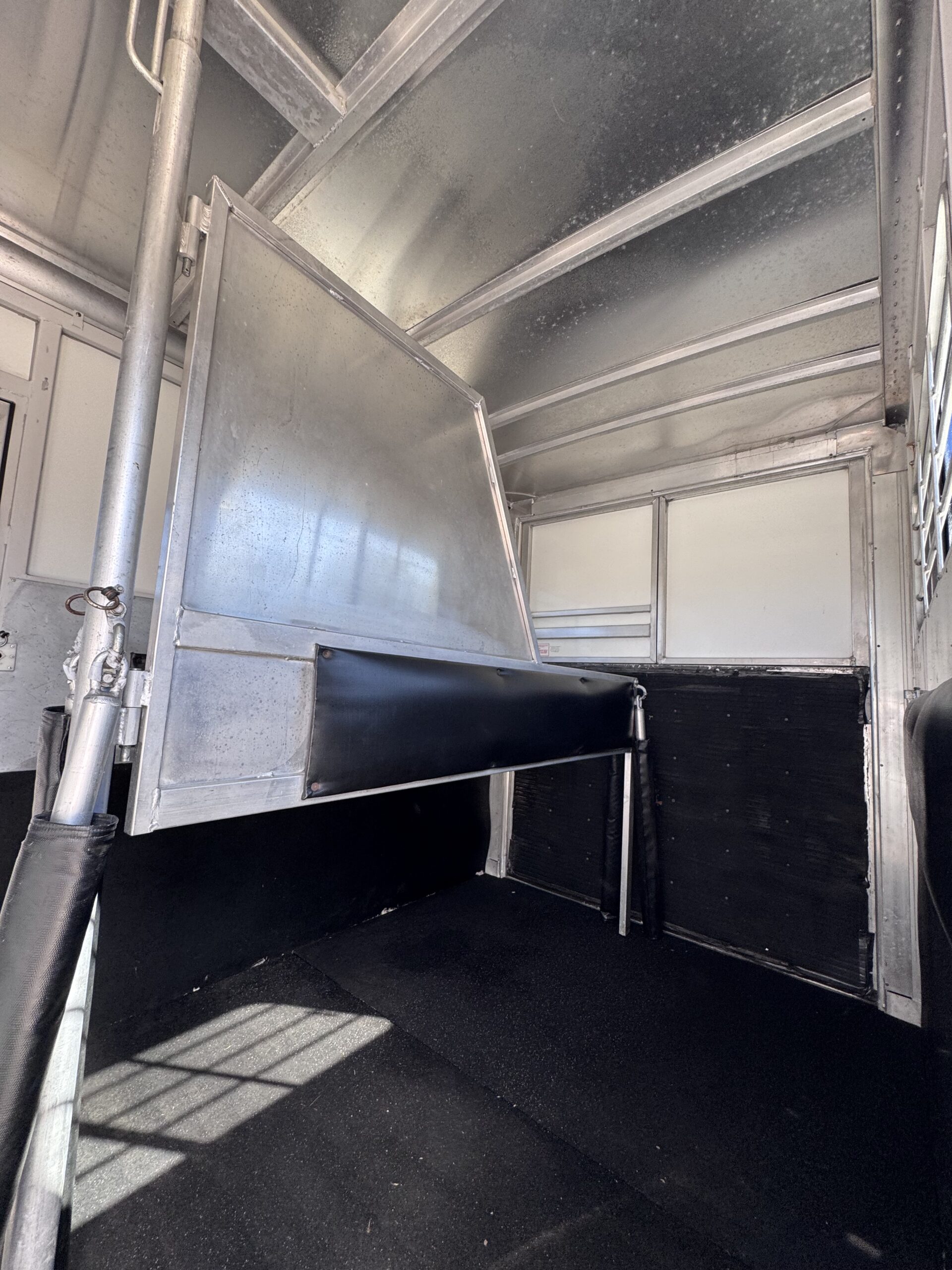 1998 SUNDOWNER 2 HORSE GOOSENECK NO DRESSING ROOM! $8,350