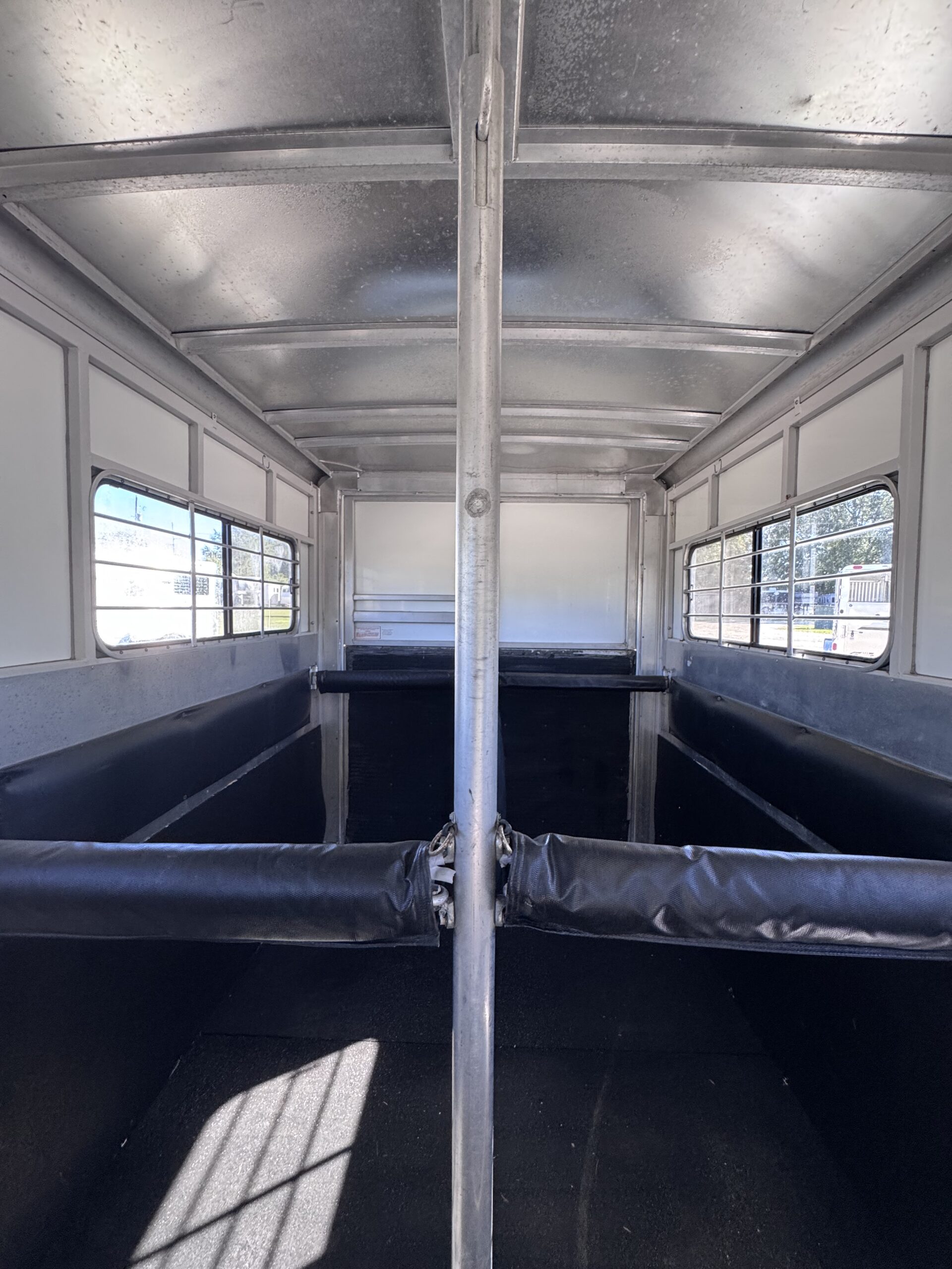1998 SUNDOWNER 2 HORSE GOOSENECK NO DRESSING ROOM! $8,350