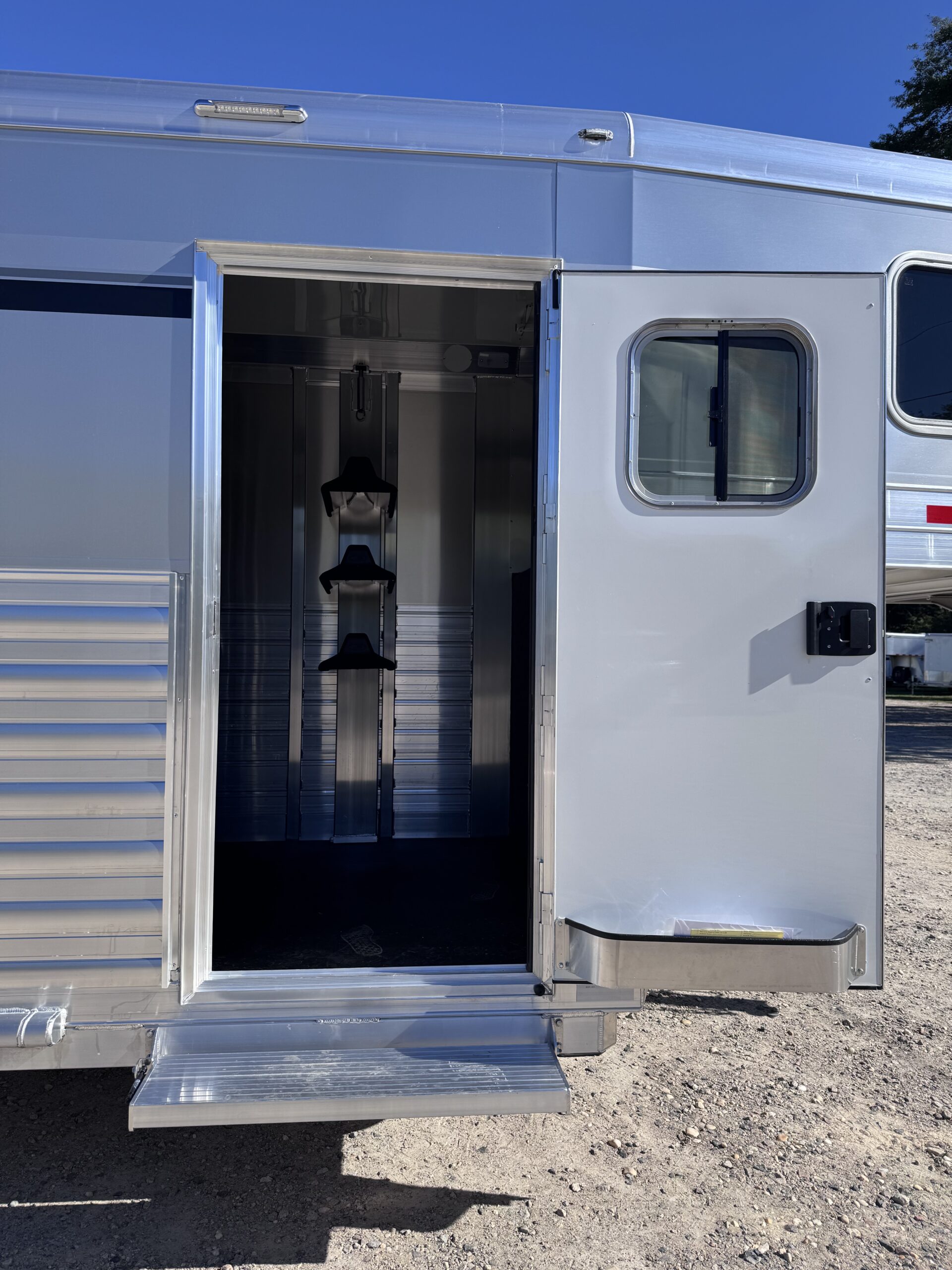 2027 4 STAR 2+1 W/ ROLLING DIVIDER, WERM, 5′ DRESSING ROOM & MORE!! $75,900