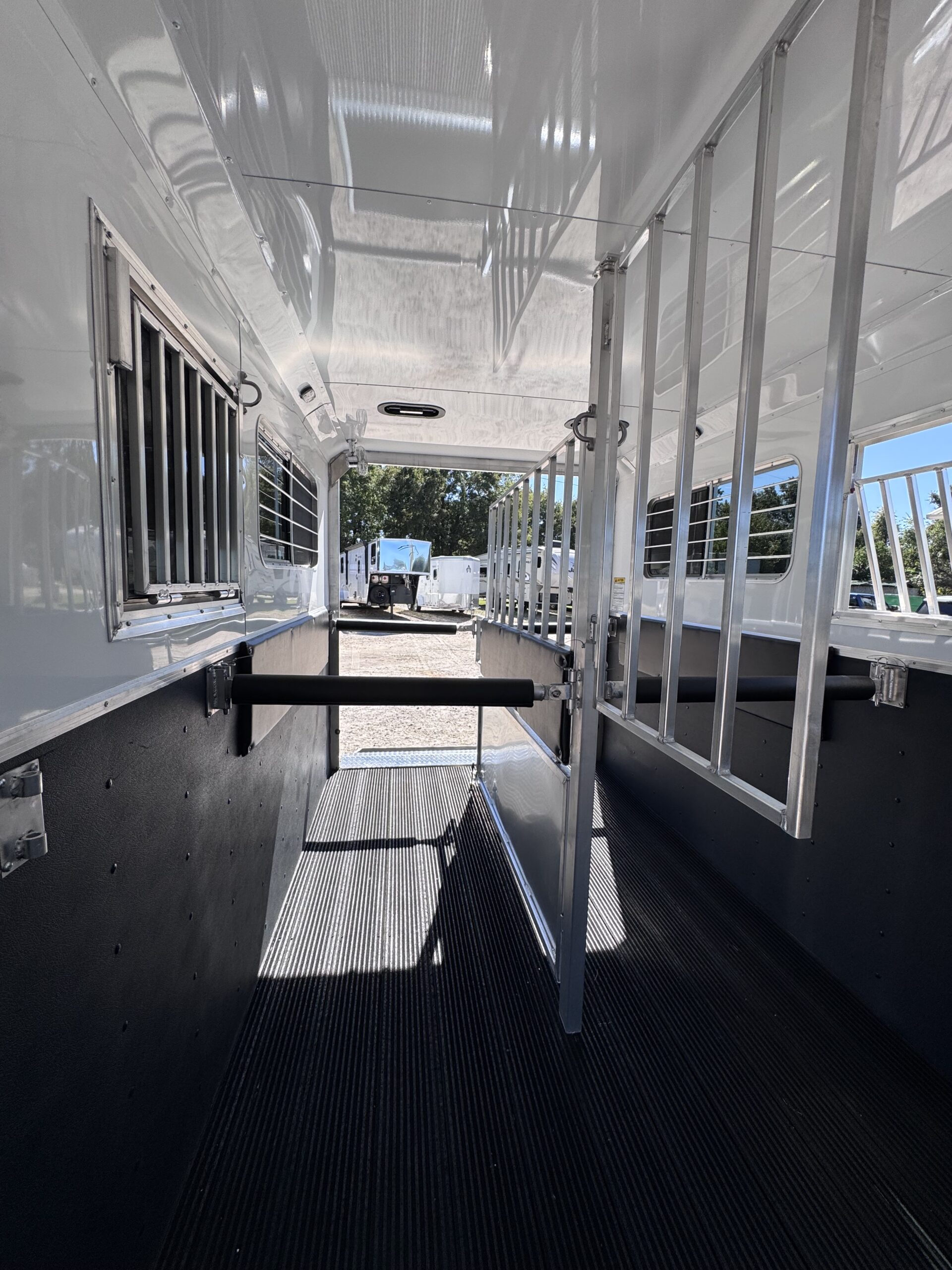 2027 KieferBilt Trailers 4 HORSE HEAD TO HEAD W/ MANY UPGRADES $72,900