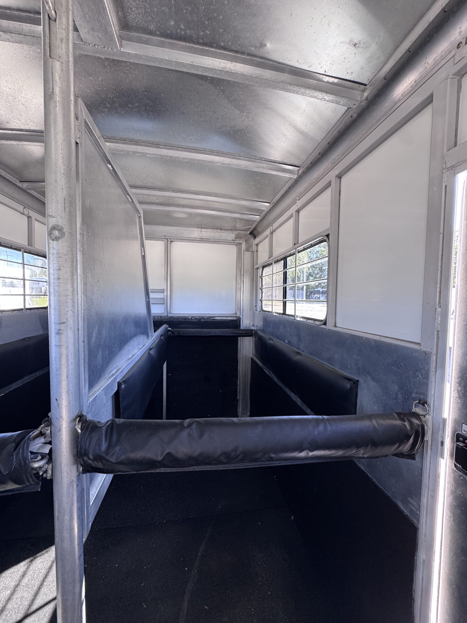 1998 SUNDOWNER 2 HORSE GOOSENECK NO DRESSING ROOM! $8,350