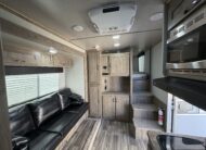 SLIGHTLY USED! 2025 DIXIE STAR 3 HORSE SLAT LOAD LIVING QUARTERS TRAILER! $44,000