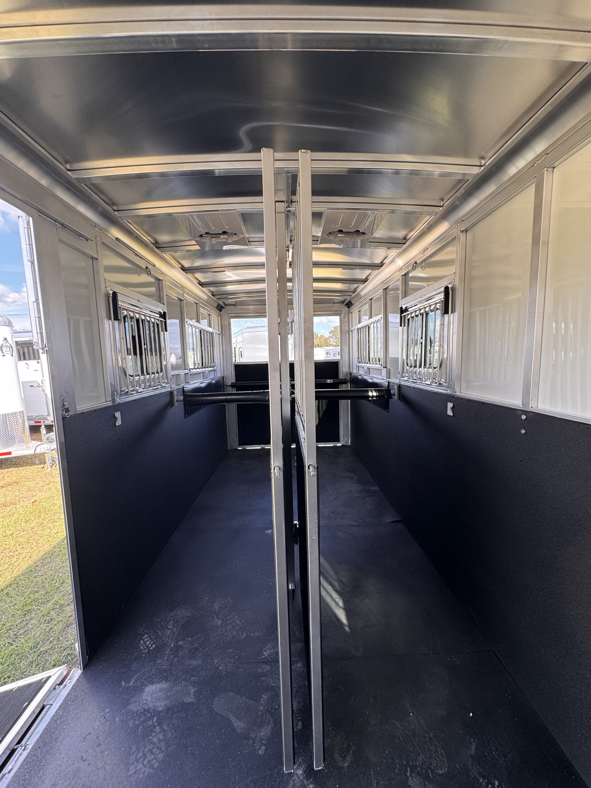 2027 SUNDOWNER CHARTER SE 2+1 GOOSENECK!! $45,900