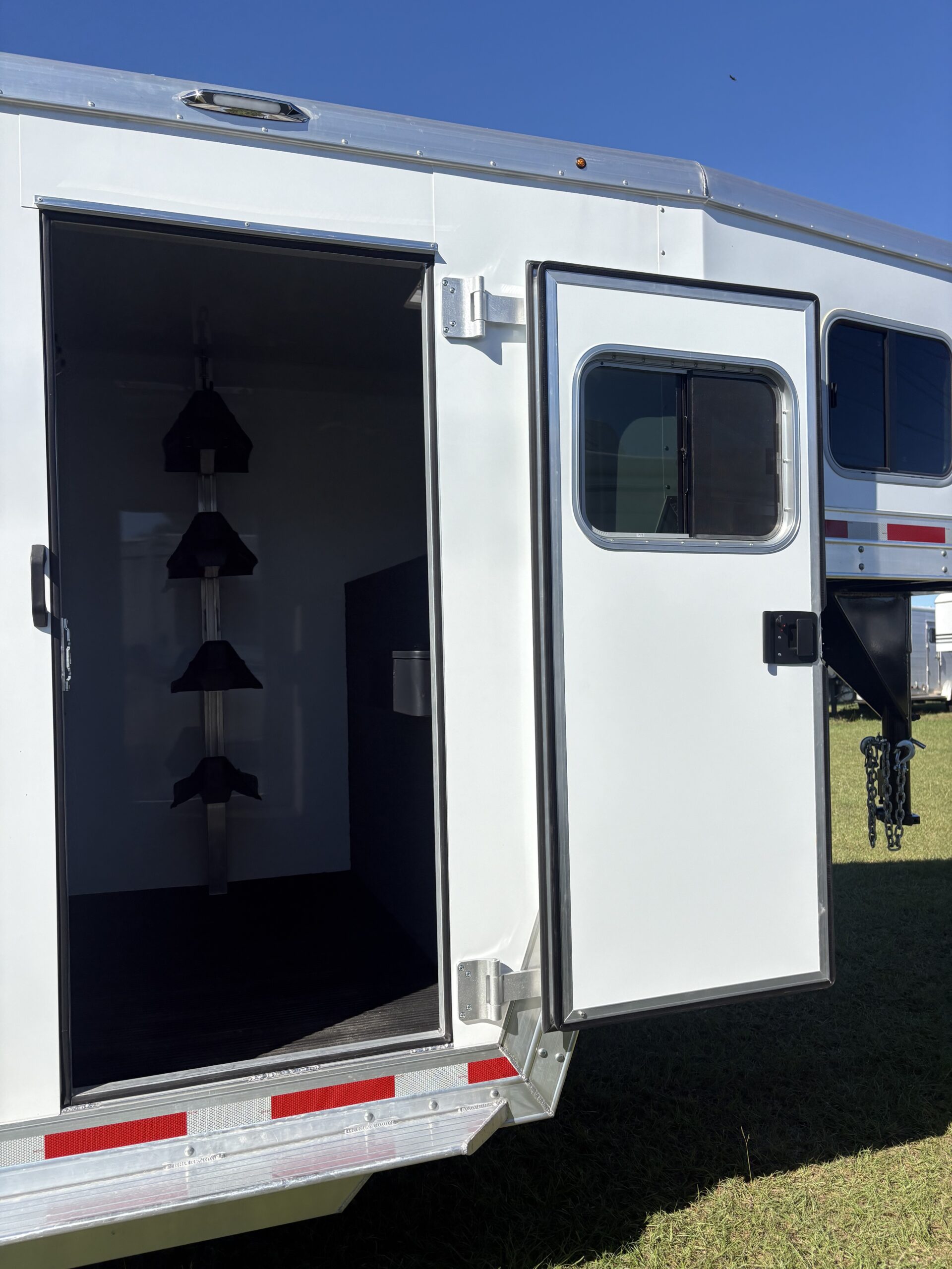 2027 KieferBilt Trailers 4 HORSE HEAD TO HEAD W/ MANY UPGRADES $72,900