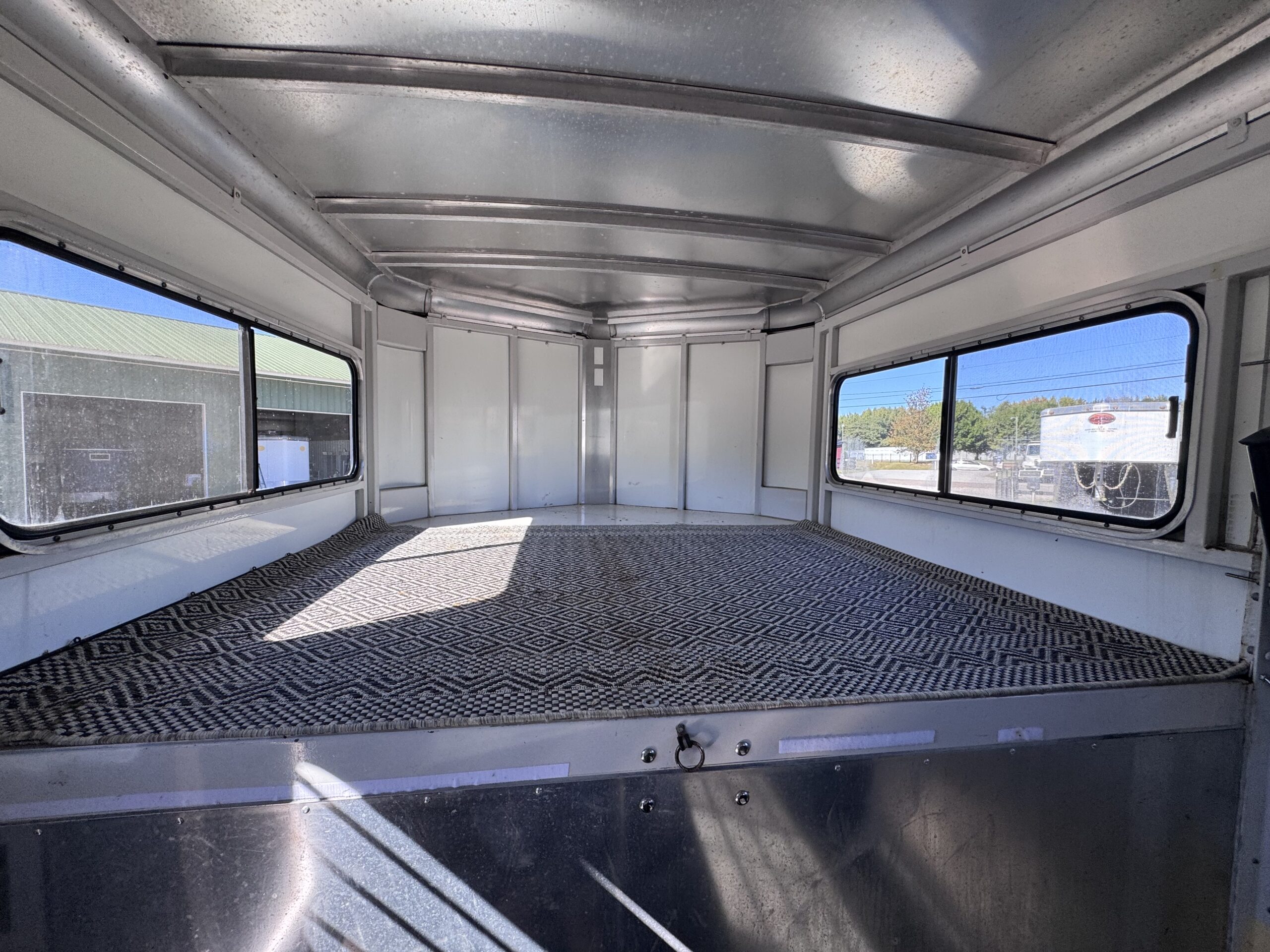 1998 SUNDOWNER 2 HORSE GOOSENECK NO DRESSING ROOM! $8,350