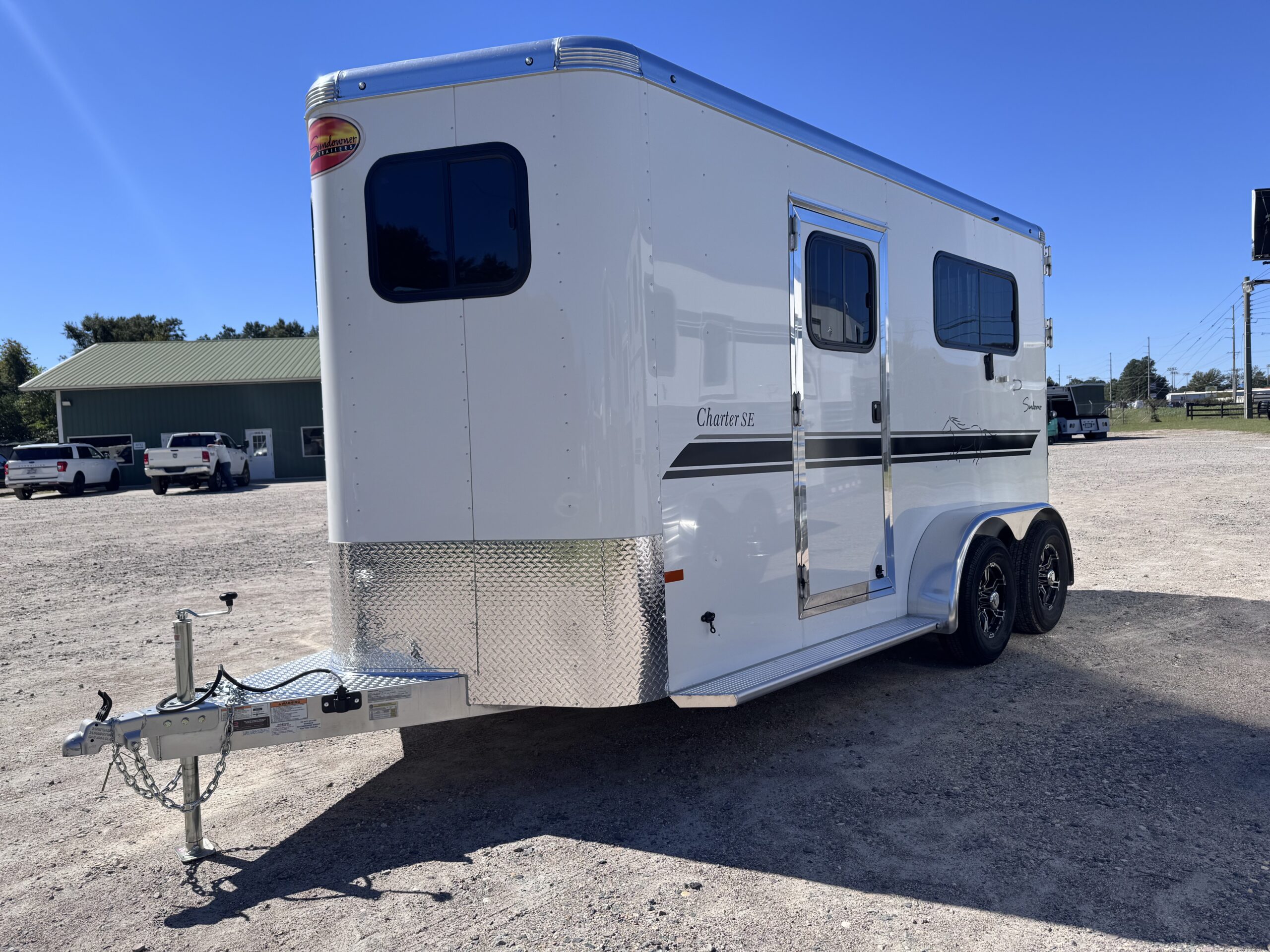 2027 SUNDOWNER CHARTER SE BUMPER PULL 2 HORSE STRAIGHT LOAD w/ GREAT FEATURES! $26,500