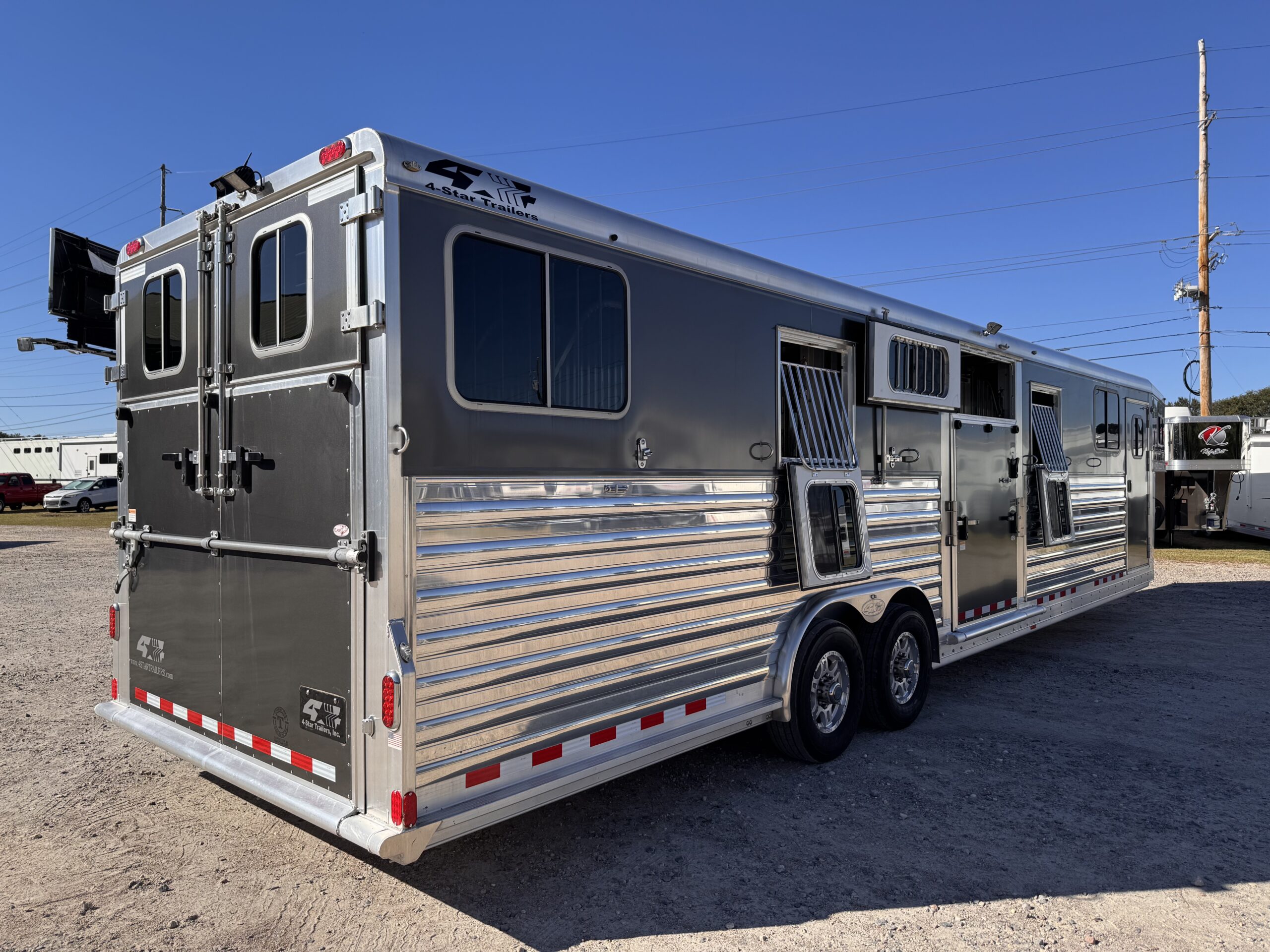 2023 4 STAR 6/7 HORSE HEAD TO HEAD W/ UPGRADES $107,900