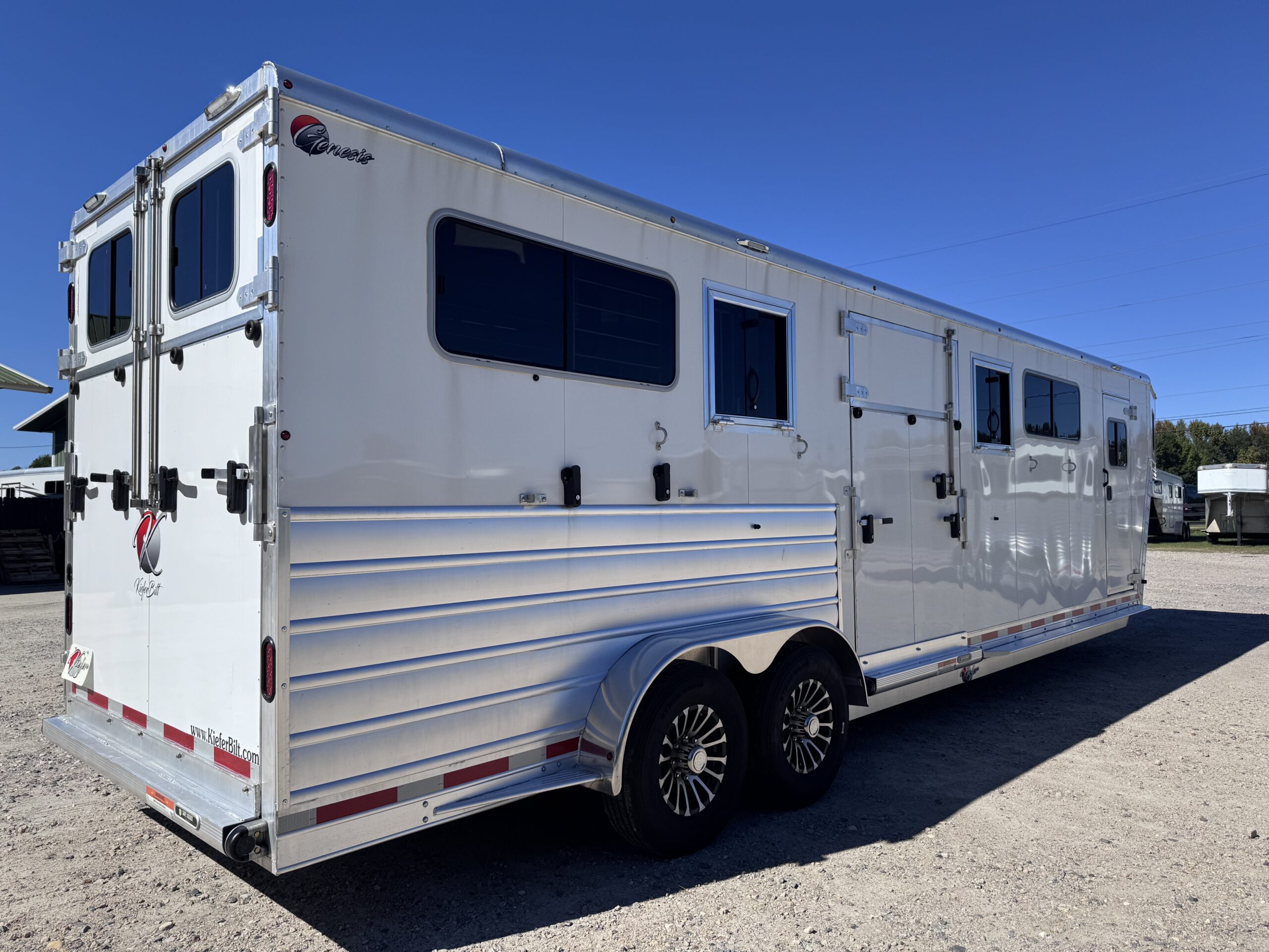 2027 KieferBilt Trailers 4 HORSE HEAD TO HEAD W/ MANY UPGRADES $72,900