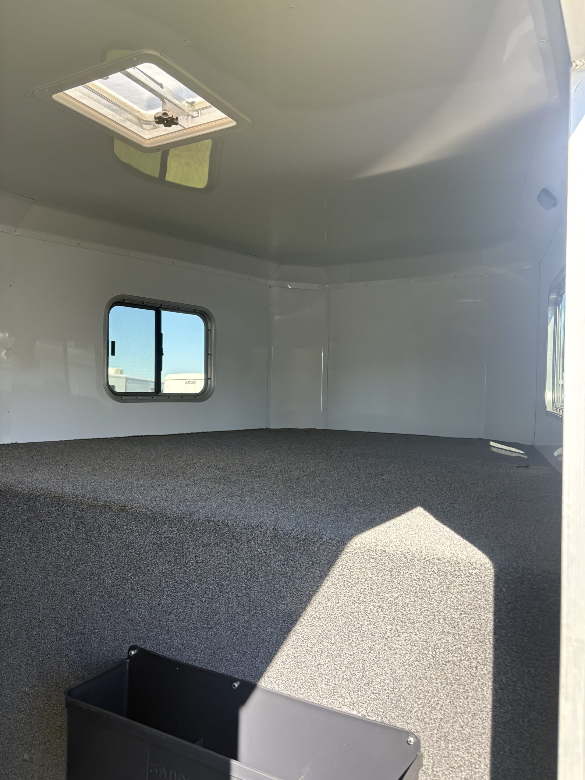 2027 KieferBilt Trailers 4 HORSE HEAD TO HEAD W/ MANY UPGRADES $72,900