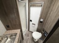 SLIGHTLY USED! 2025 DIXIE STAR 3 HORSE SLAT LOAD LIVING QUARTERS TRAILER! $44,000