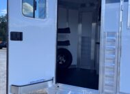 LIGHTLY USED~ 2026 4 STAR 2 HORSE STRAIGHT LOAD BUMPER PULL W/ SIDE RAMP! $42,900