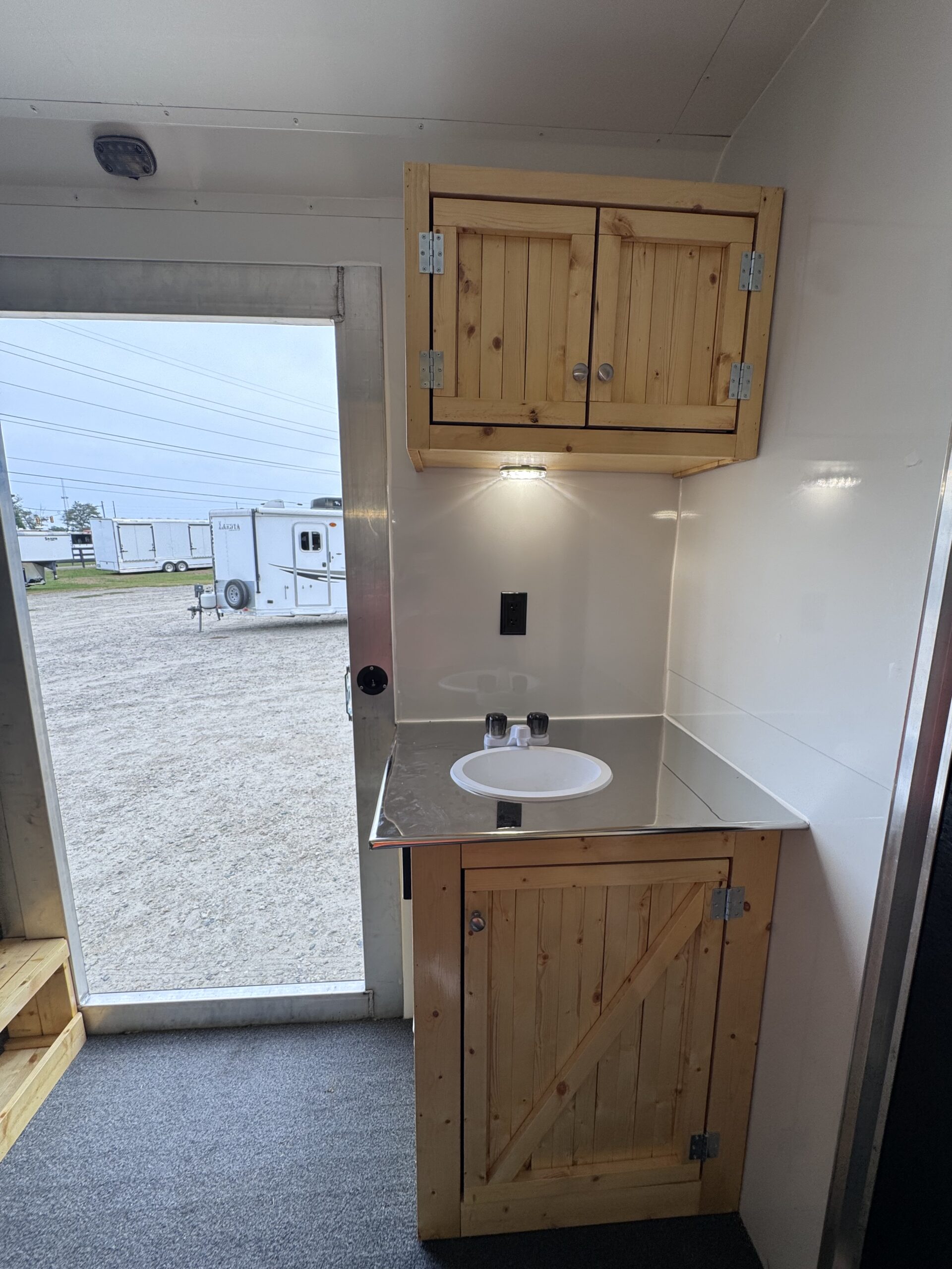 2027 KieferBilt Trailers 2+1 GOOSENECK W/ WEEKENDER & UPGRADES! $75,900