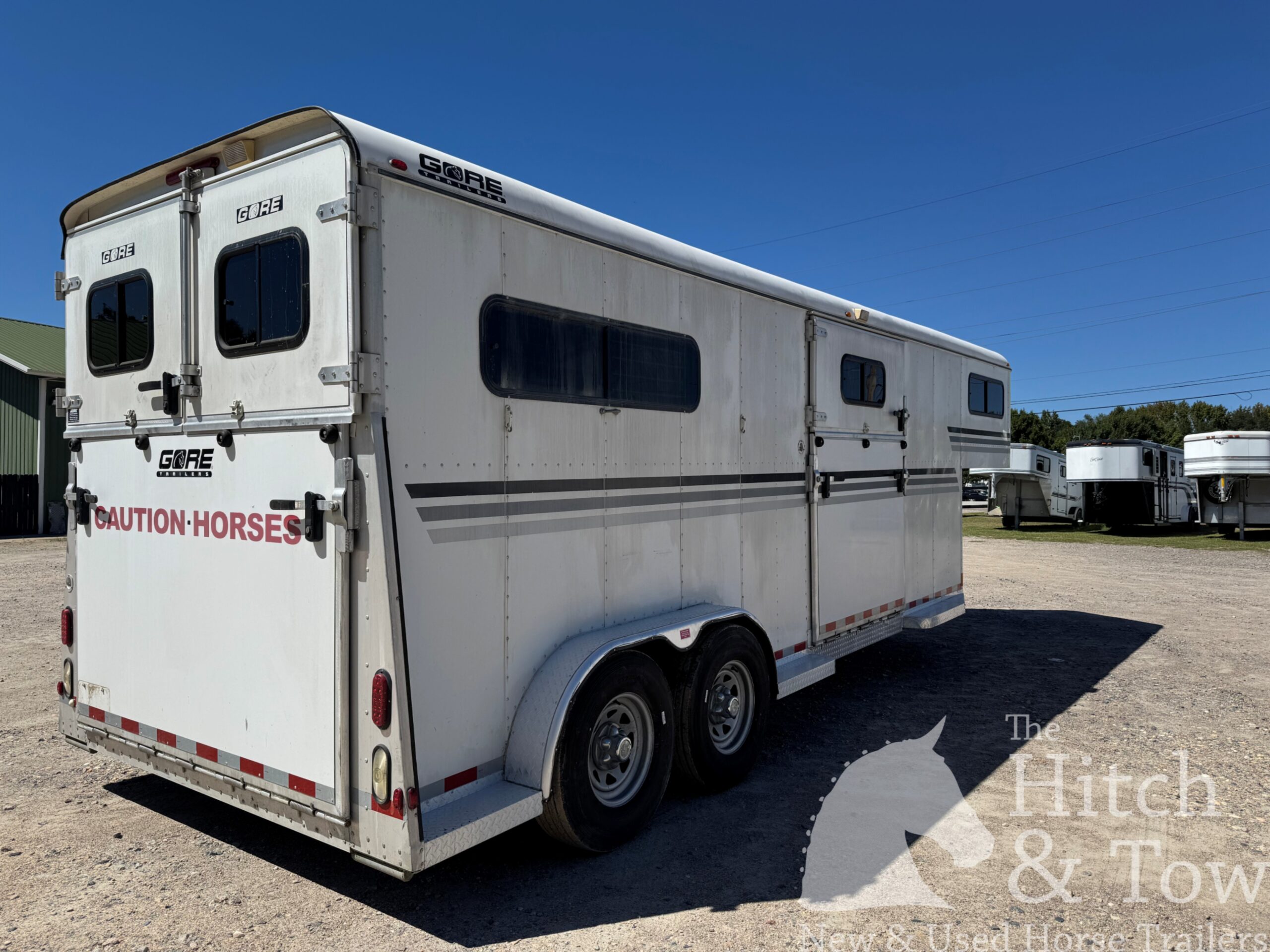 2009 GORE 2 HORSE GOOSENECK W/ SIDE RAMP, HYDRAULIC JACK, ETC! $19,900