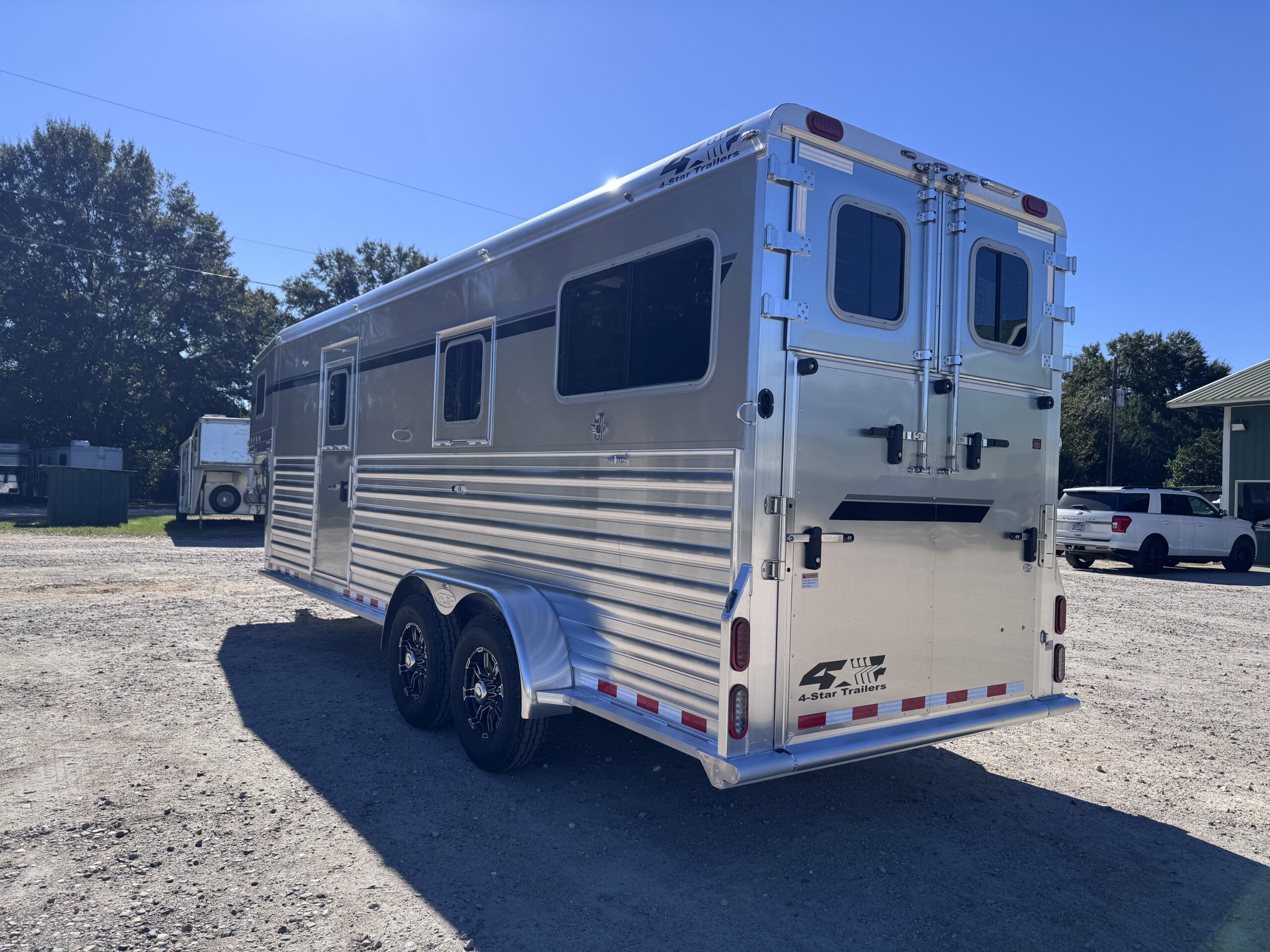 2027 4 STAR 2+1 W/ ROLLING DIVIDER, WERM, 5′ DRESSING ROOM & MORE!! $75,900