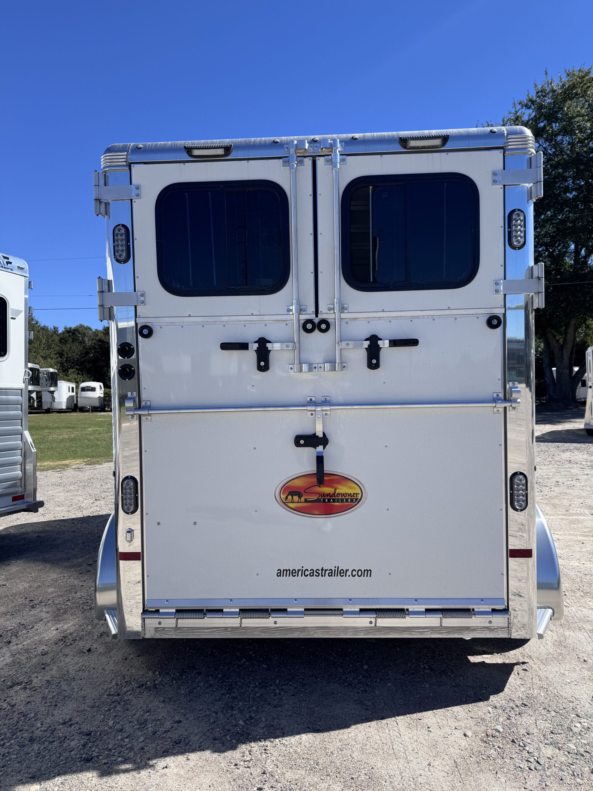 2027 SUNDOWNER CHARTER SE BUMPER PULL 2 HORSE STRAIGHT LOAD w/ GREAT FEATURES! $26,500