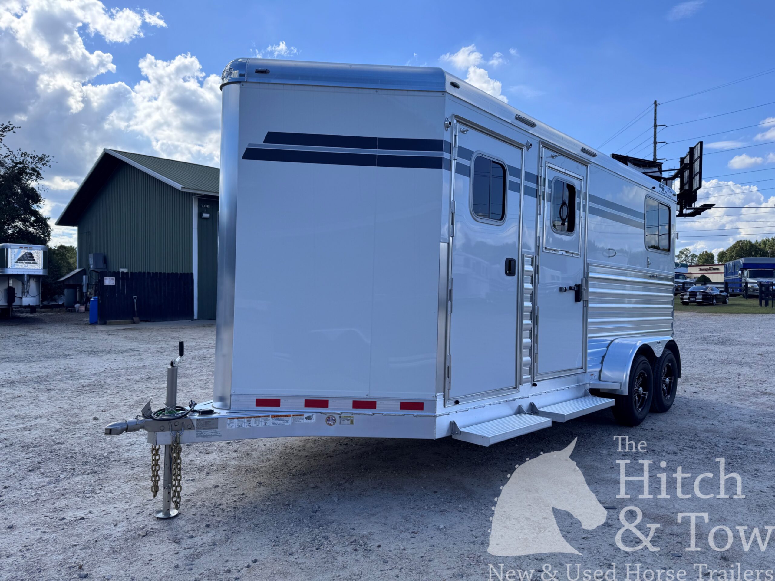LIGHTLY USED~ 2026 4 STAR 2 HORSE STRAIGHT LOAD BUMPER PULL W/ SIDE RAMP! $42,900