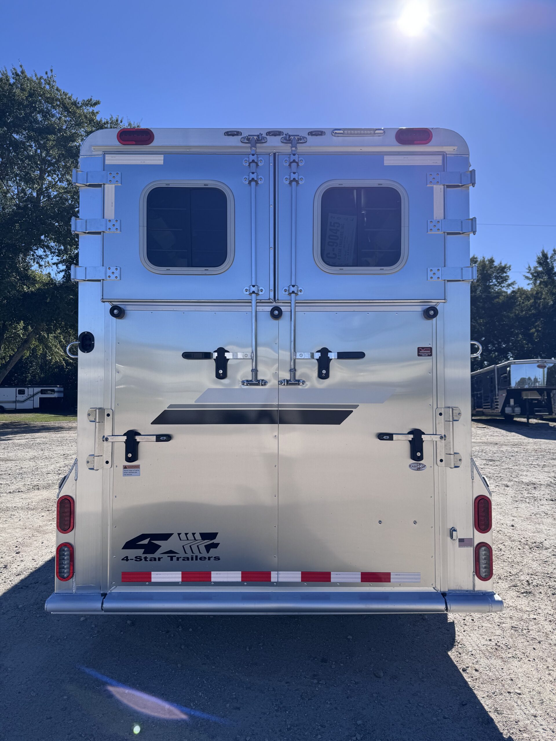 2027 4 STAR 2+1 W/ ROLLING DIVIDER, WERM, 5′ DRESSING ROOM & MORE!! $75,900