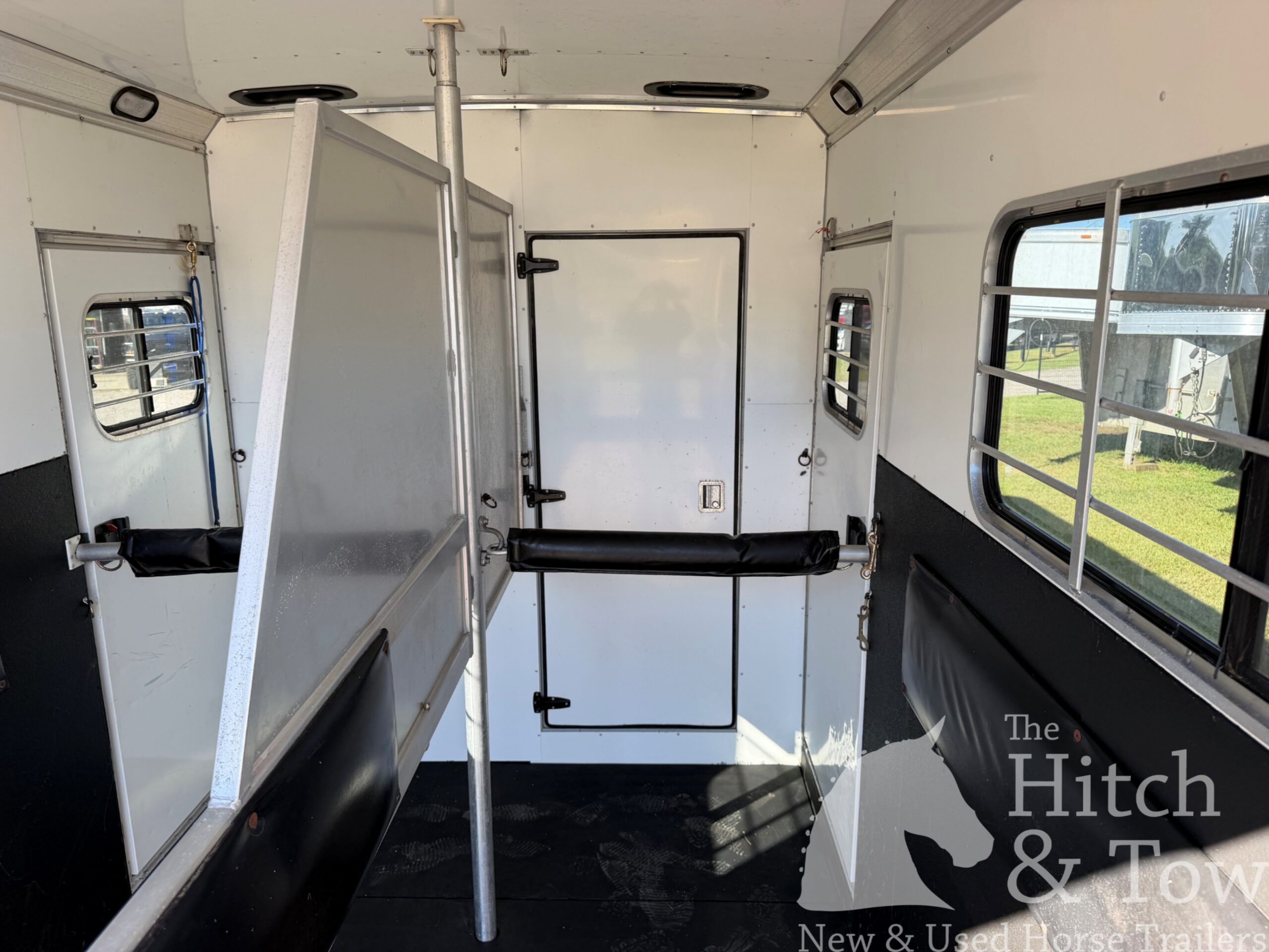 2000 SUNDOWNER 2 HORSE GOOSENECK WARMBLOOD DIMENSIONS! $10,900