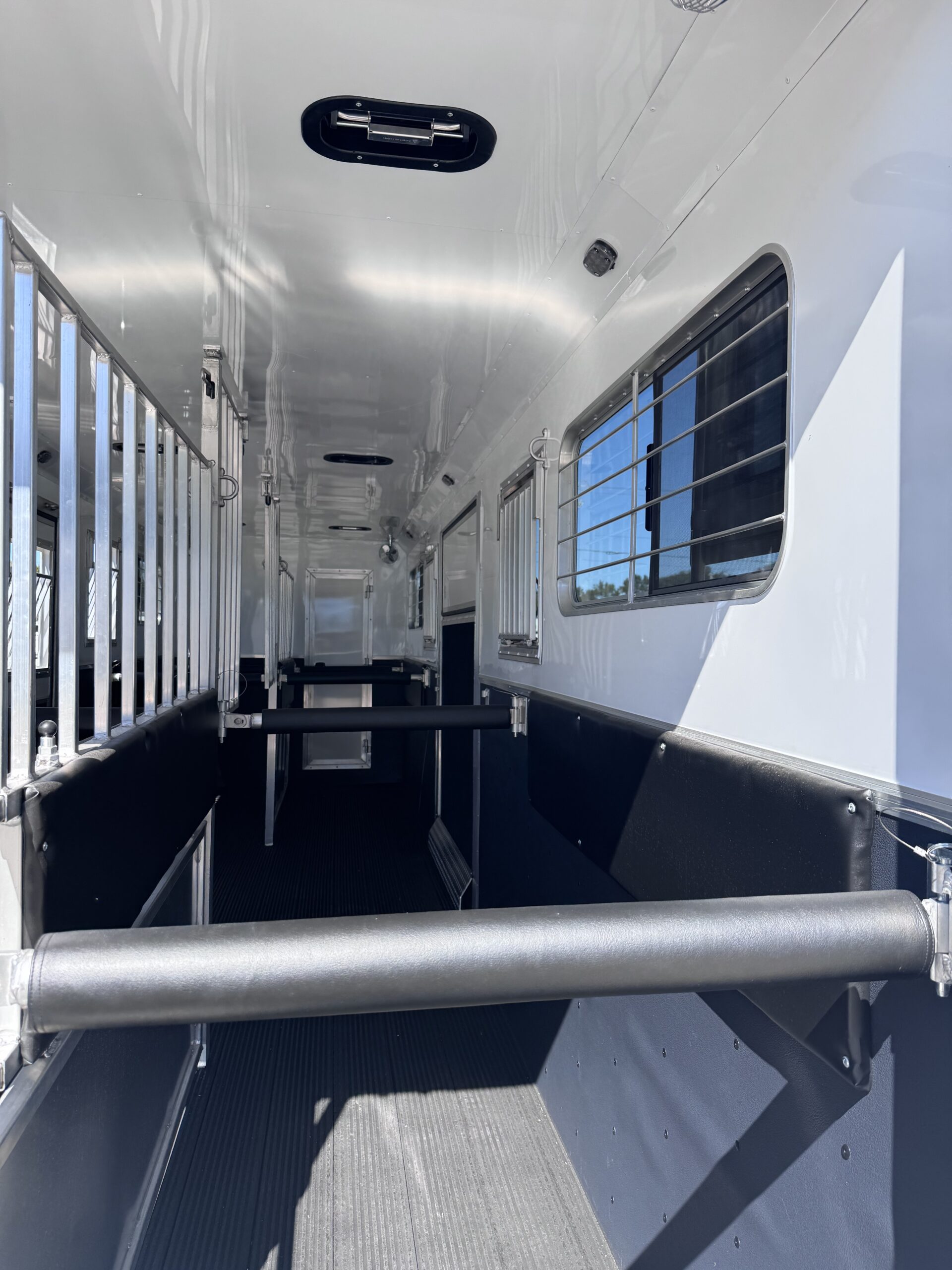 2027 KieferBilt Trailers 4 HORSE HEAD TO HEAD W/ MANY UPGRADES $72,900