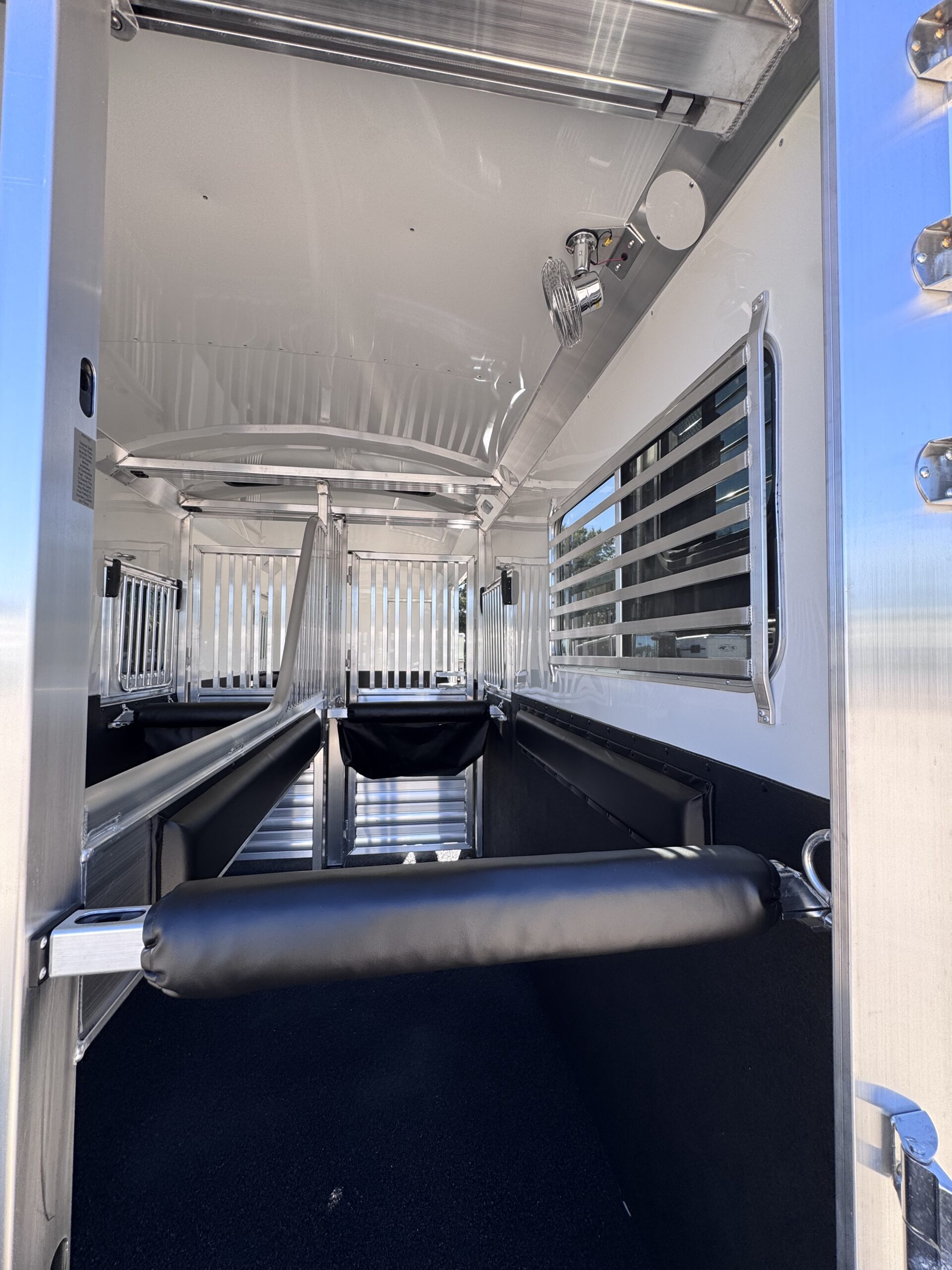 2027 4 STAR 2+1 W/ ROLLING DIVIDER, WERM, 5′ DRESSING ROOM & MORE!! $75,900