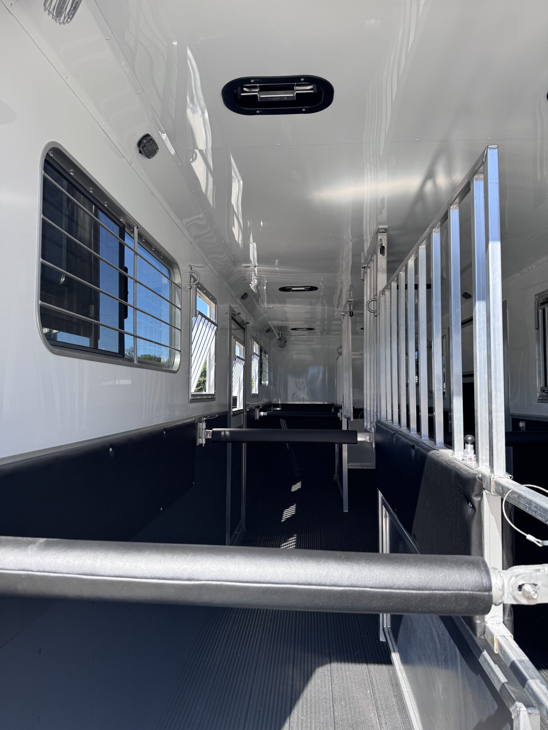 2027 KieferBilt Trailers 4 HORSE HEAD TO HEAD W/ MANY UPGRADES $72,900